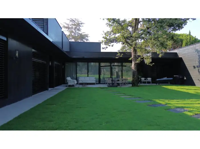 Maison 7 pièces de 225 m² - Grimaud (83310)