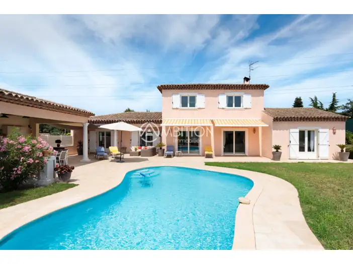 Maison 8 pièces de 267 m² - Mouans-Sartoux (06370)