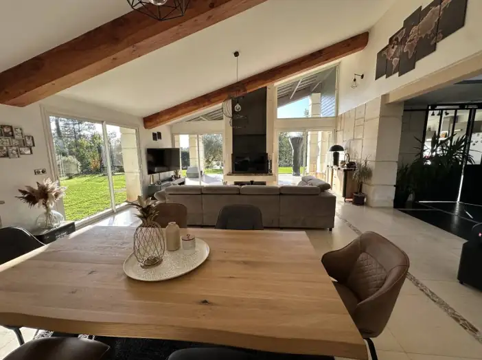 Maison 7 pièces de 183 m² - Chancelade (24650)