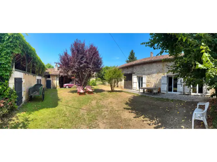 Maison 5 pièces de 91 m² - Antonne-et-Trigonant (24420)
