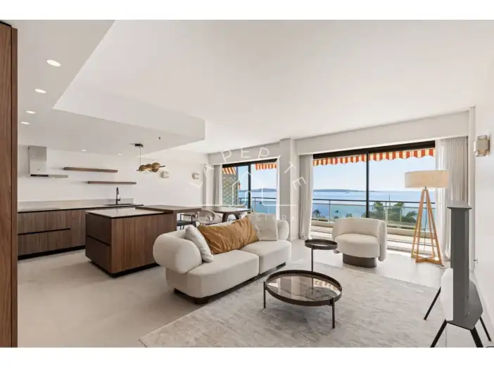 Appartement 3 pièces de 96 m² - Vallauris (06220)