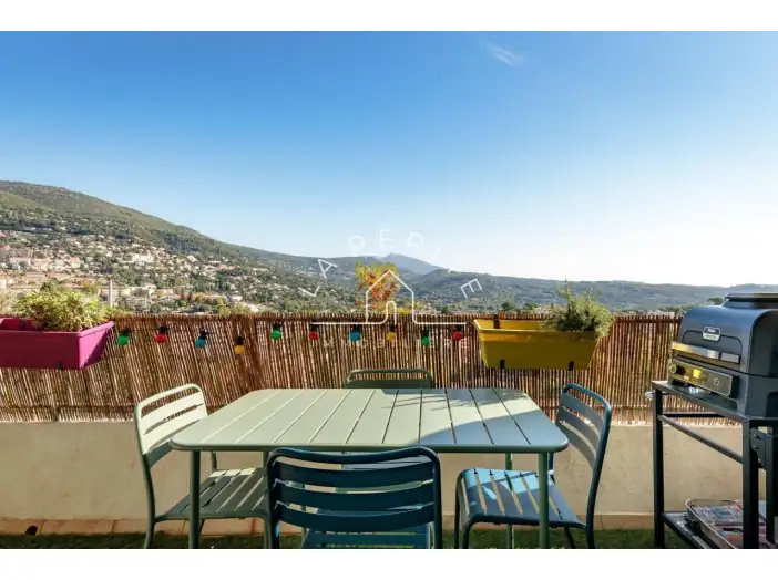 Appartement 3 pièces de 65 m² - Grasse (06130)
