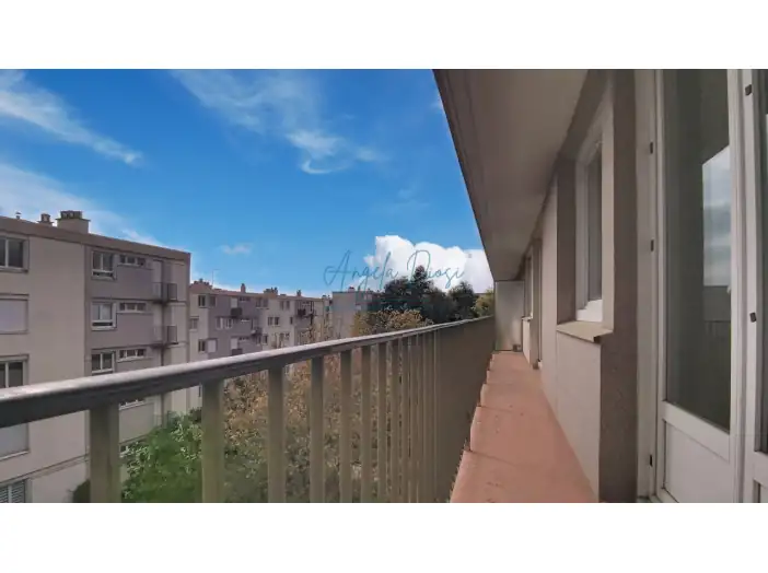 Appartement 5 pièces de 82 m² - Le Plessis-Robinson (92350)