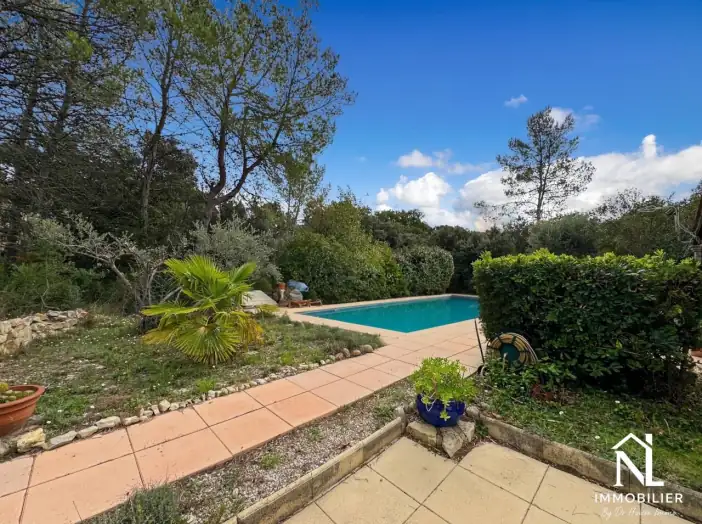 Maison 4 pièces de 90 m² - Sainte-Anastasie-sur-Issole (83136)