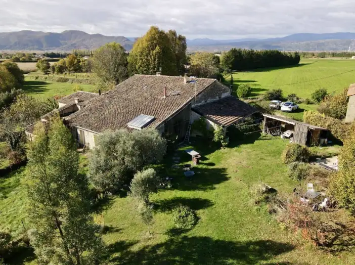 Maison 7 pièces de 226 m² - Cliousclat (26270)