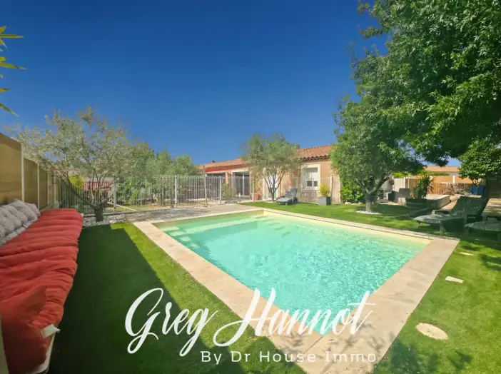 Maison 5 pièces de 100 m² - Néoules (83136)