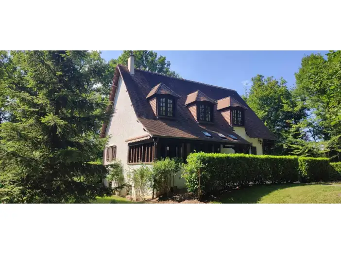 Maison 6 pièces de 133 m² - Ferrières-en-Gâtinais (45210)