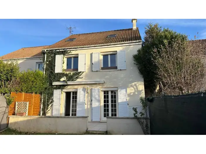 Maison 7 pièces de 131 m² - Limay (78520)