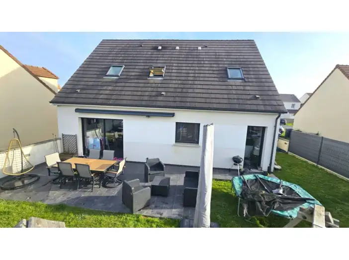 Maison 6 pièces de 134 m² - Neufmoutiers-en-Brie (77610)