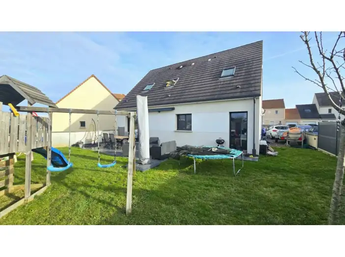 Maison 6 pièces de 134 m² - Neufmoutiers-en-Brie (77610)