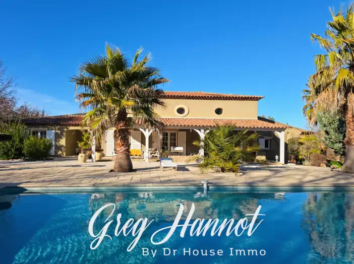 Maison 5 pièces de 198 m² - Besse-sur-Issole (83890)