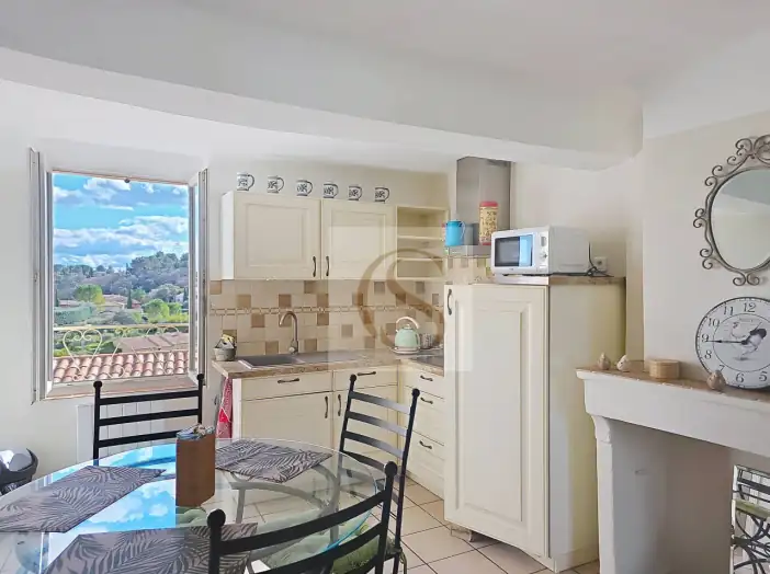 Appartement 3 pièces de 49 m² - Flayosc (83780)