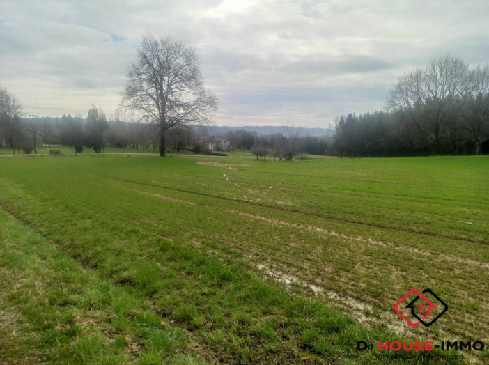 Terrain de 2073m²