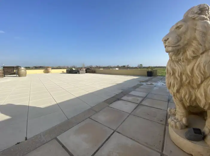 Maison 7 pièces de 182 m² - Saint-Laurent-d'Aigouze (30220)