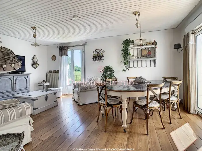 Image des la section Servies