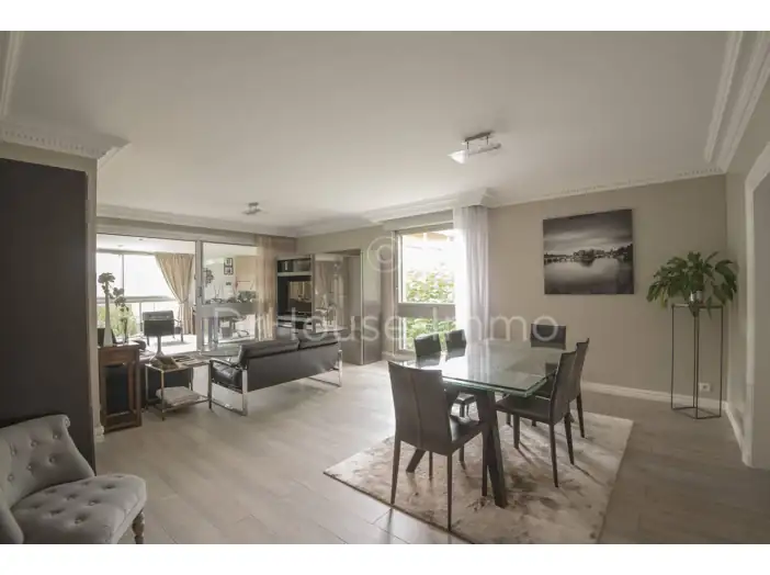 Image des la section Servies