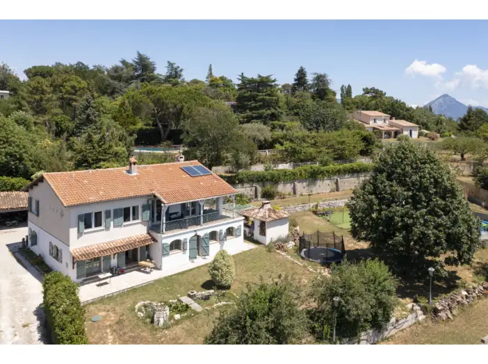 Image des la section Servies