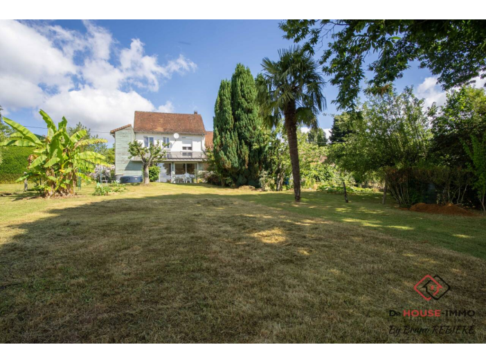 Maison 6 pièces de 143 m² - La Coquille (24450)