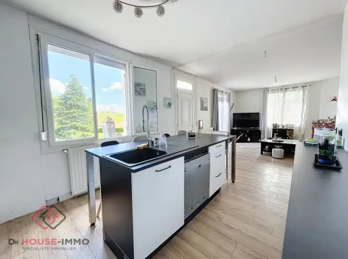 Maison 5 pièces de 97 m² - Neuvic (24190)