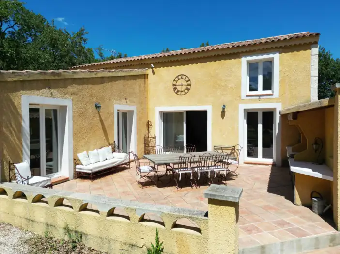 Maison 5 pièces de 205 m² - Garéoult (83136)