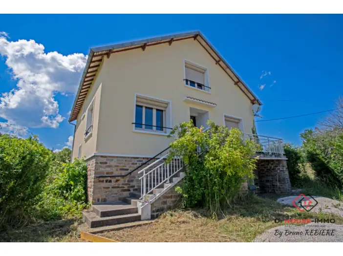 Maison 4 pièces de 160 m² - La Coquille (24450)