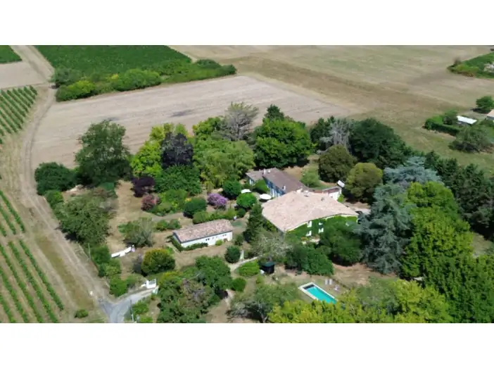 Maison 15 pièces de 600 m² - Saint-Émilion (33330)
