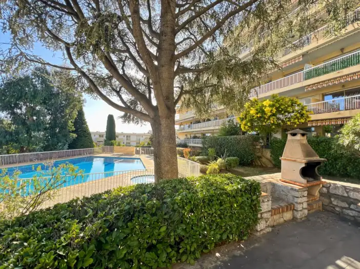 Image des la section Servies