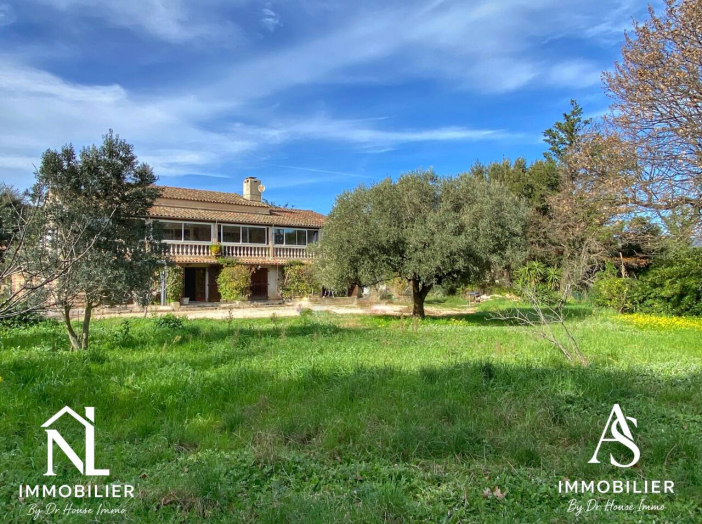 Immeuble de 504m² - 11 pièces