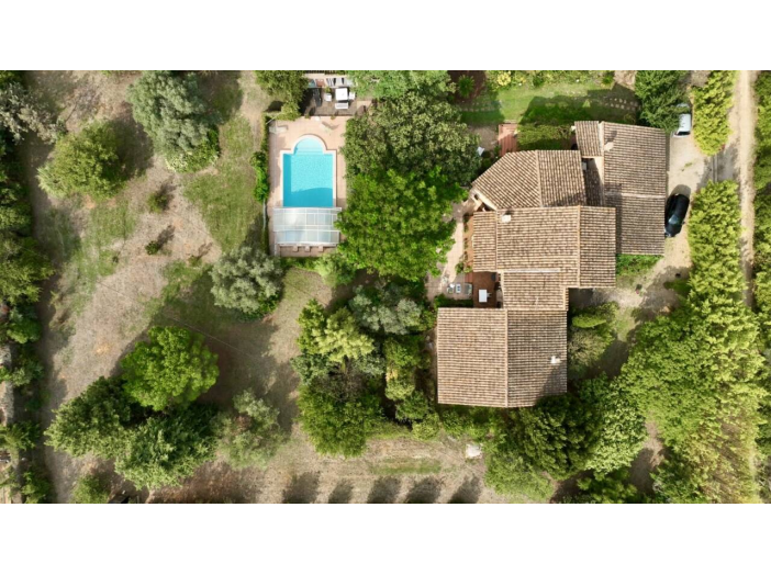Maison de 228m² - 7 pièces