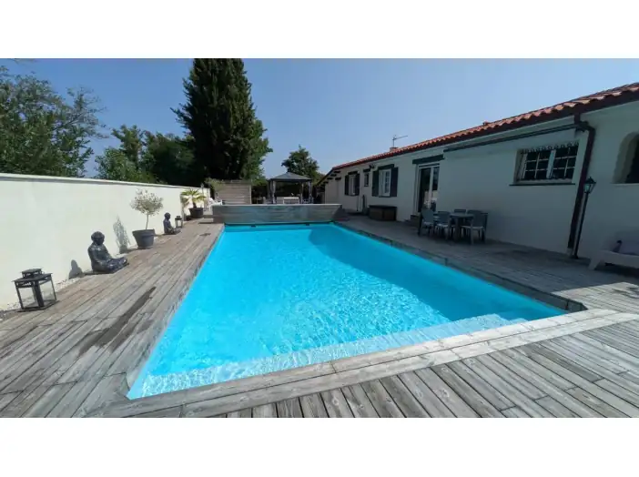 Maison 6 pièces de 114 m² - Bassens (33530)