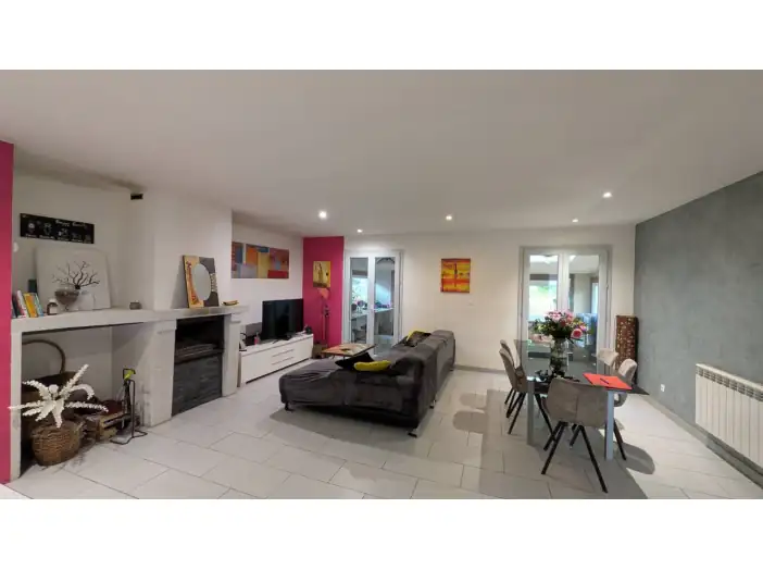 Maison 4 pièces de 102 m² - Saint-Caprais-de-Bordeaux (33880)