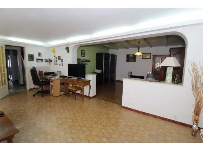 Maison 7 pièces de 185 m² - Gelucourt (57260)