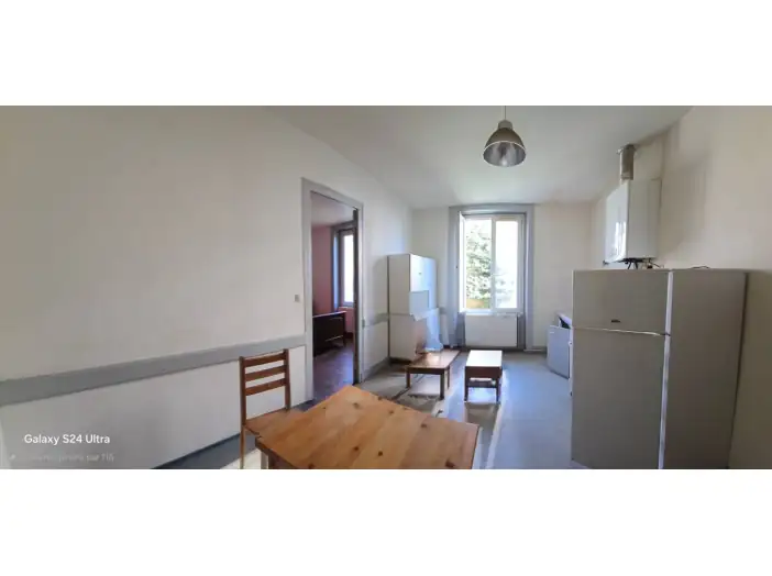 Immeuble 14 pièces de 215 m² - Saint-Étienne (42100)