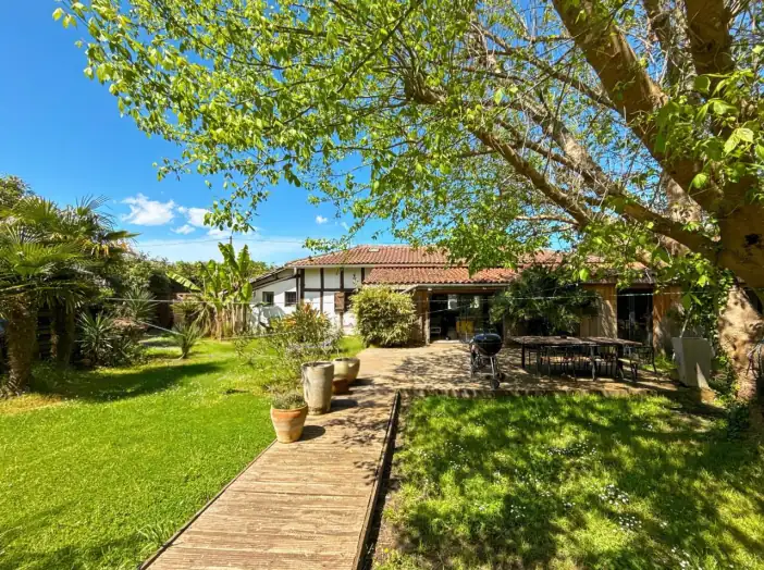 Image des la section Servies