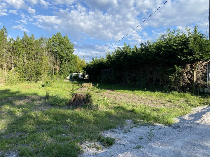 Terrain de 1850m²