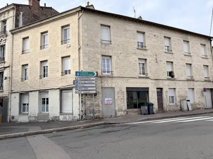 Immeuble 25 pièces de 492 m² - Saint-Étienne (42100)