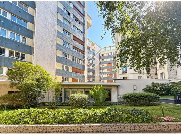 Appartement 1 pièce de 44 m² - Paris (75016)