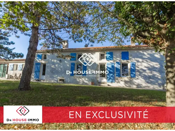 Maison 6 pièces de 221 m² - Mouzeuil-Saint-Martin (85370)