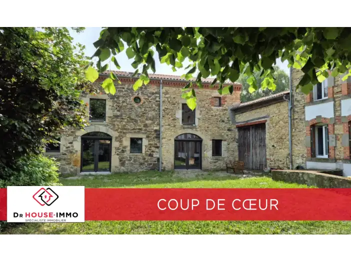 Maison 8 pièces de 373 m² - Issoire (63500)