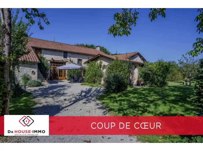 Maison 7 pièces de 230 m² - Vaunac (24800)