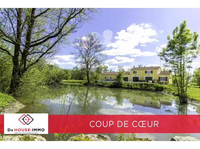 Maison 9 pièces de 280 m² - Mouzeuil-Saint-Martin (85370)
