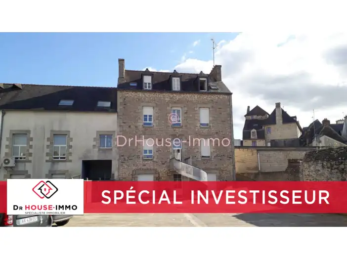 Immeuble 16 pièces de 276 m² - Pontivy (56300)