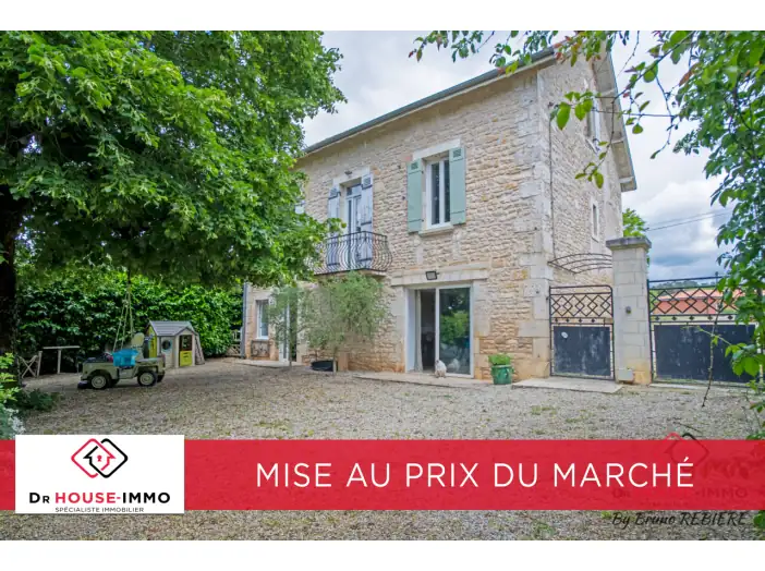 Maison 5 pièces de 189 m² - Savignac-les-Églises (24420)