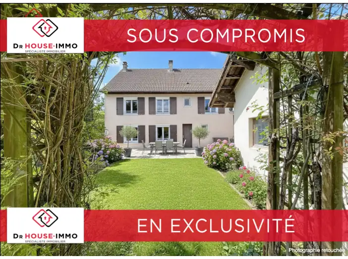 Maison 8 pièces de 120 m² - Clairvaux-les-Lacs (39130)