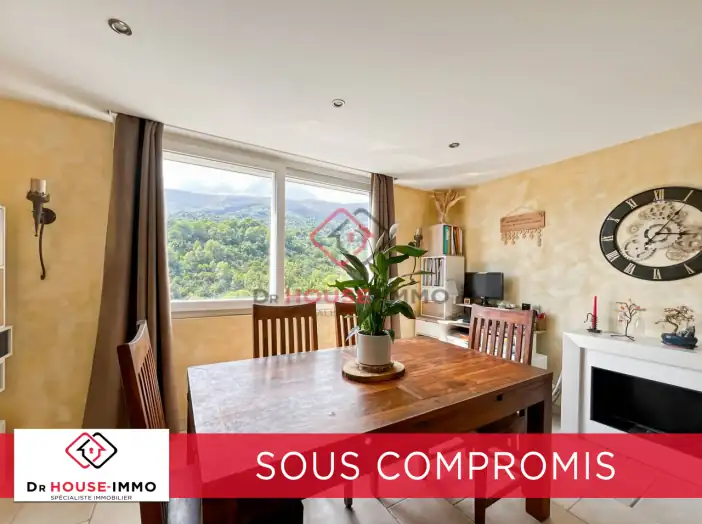 Appartement 5 pièces de 95 m² - Carros (06510)