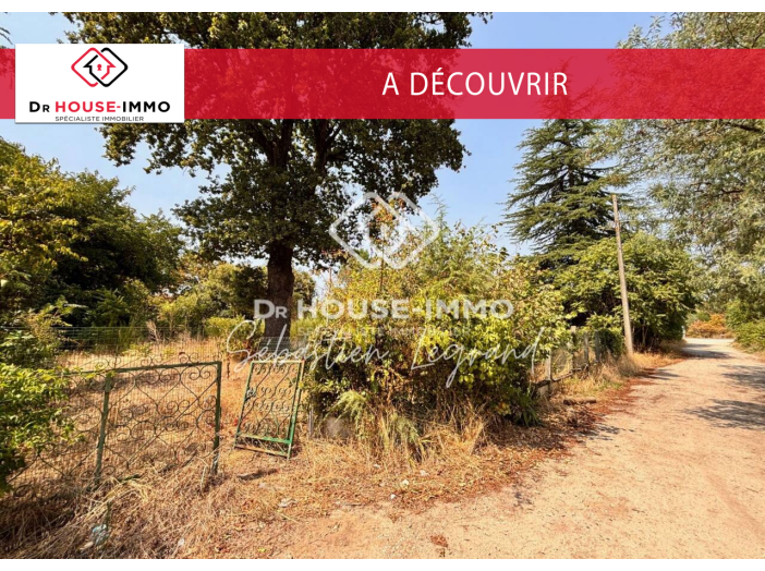 Terrain de 1085m²