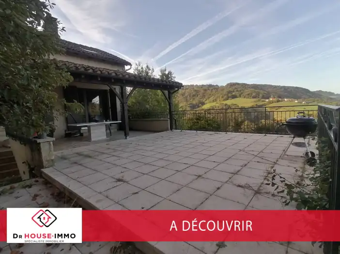Maison 4 pièces de 115 m² - Saint-Céré (46400)