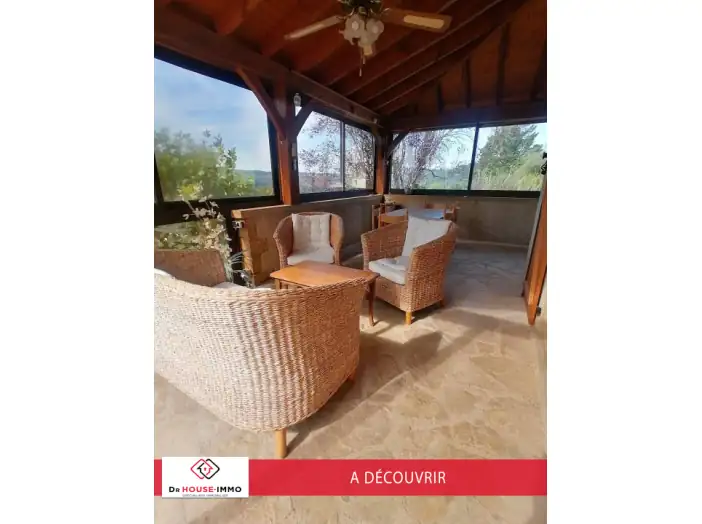 Maison 5 pièces de 175 m² - Saint-Céré (46400)