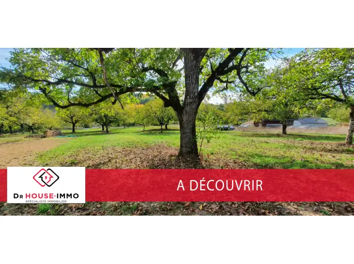 Terrain de 4 100 m² - Azerat (24210)