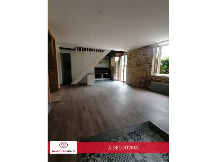Maison 5 pièces de 112 m² - Saint-Céré (46400)